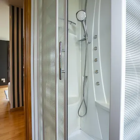 En Con Piscina Apartment *