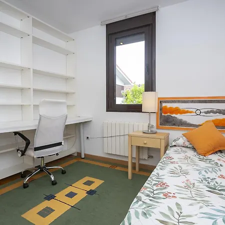Apartment En Con Piscina Valoria
